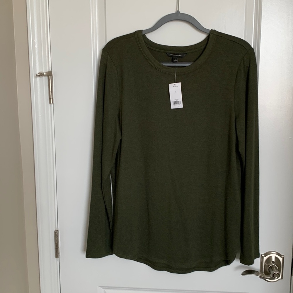 Banana Republic - soft green long sleeve t shirt.